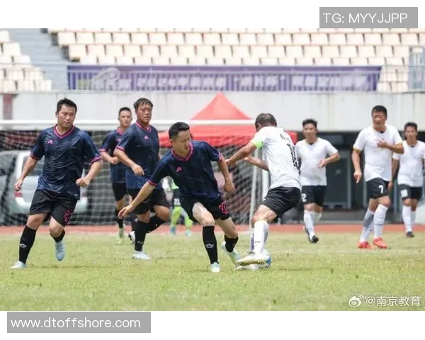 南京足球队在钻石联赛中的拼搏历程与荣耀时刻全景回顾