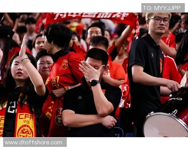 某足球明星直言不讳谈职业生涯与未来计划引发广泛关注与热议